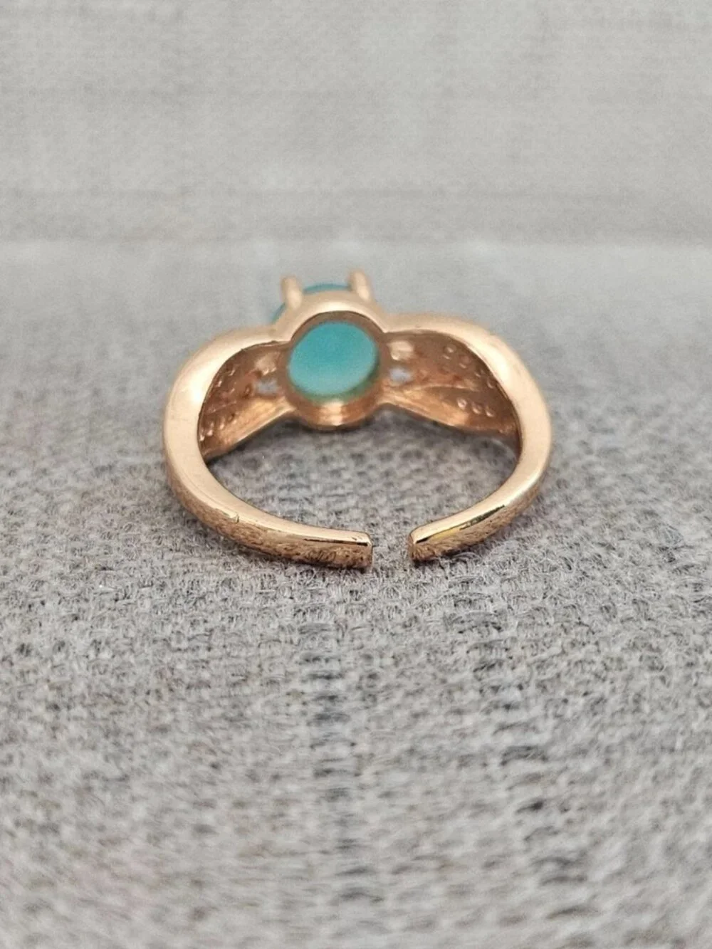 Women Ring Fashion Jewelry Faux Stone Gold Tone Fashion Ring Size 8-9 adjustable - Picture 8 of 12